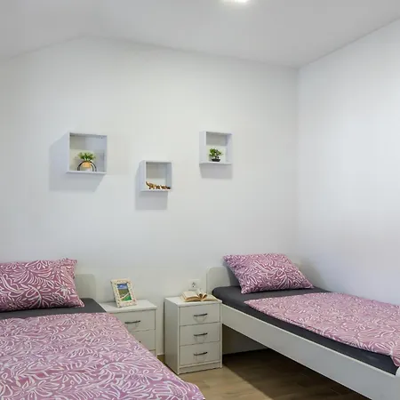 Apartman Perecinec *