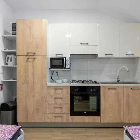 Perecinec Apartman Vir