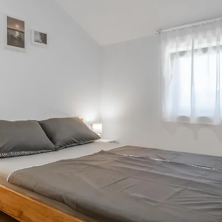 Apartman Perecinec