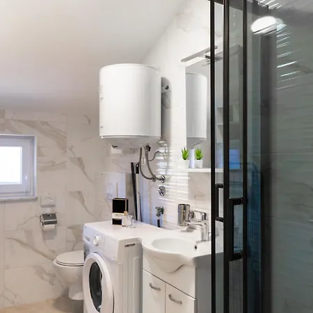 Apartman Perecinec Vir