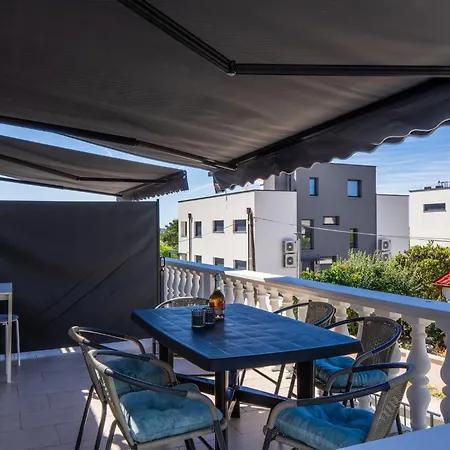 Perecinec Apartman Vir